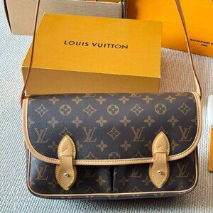Classic Louis Vuitton Bag: A Stylish and Versatile Choice for Elegance